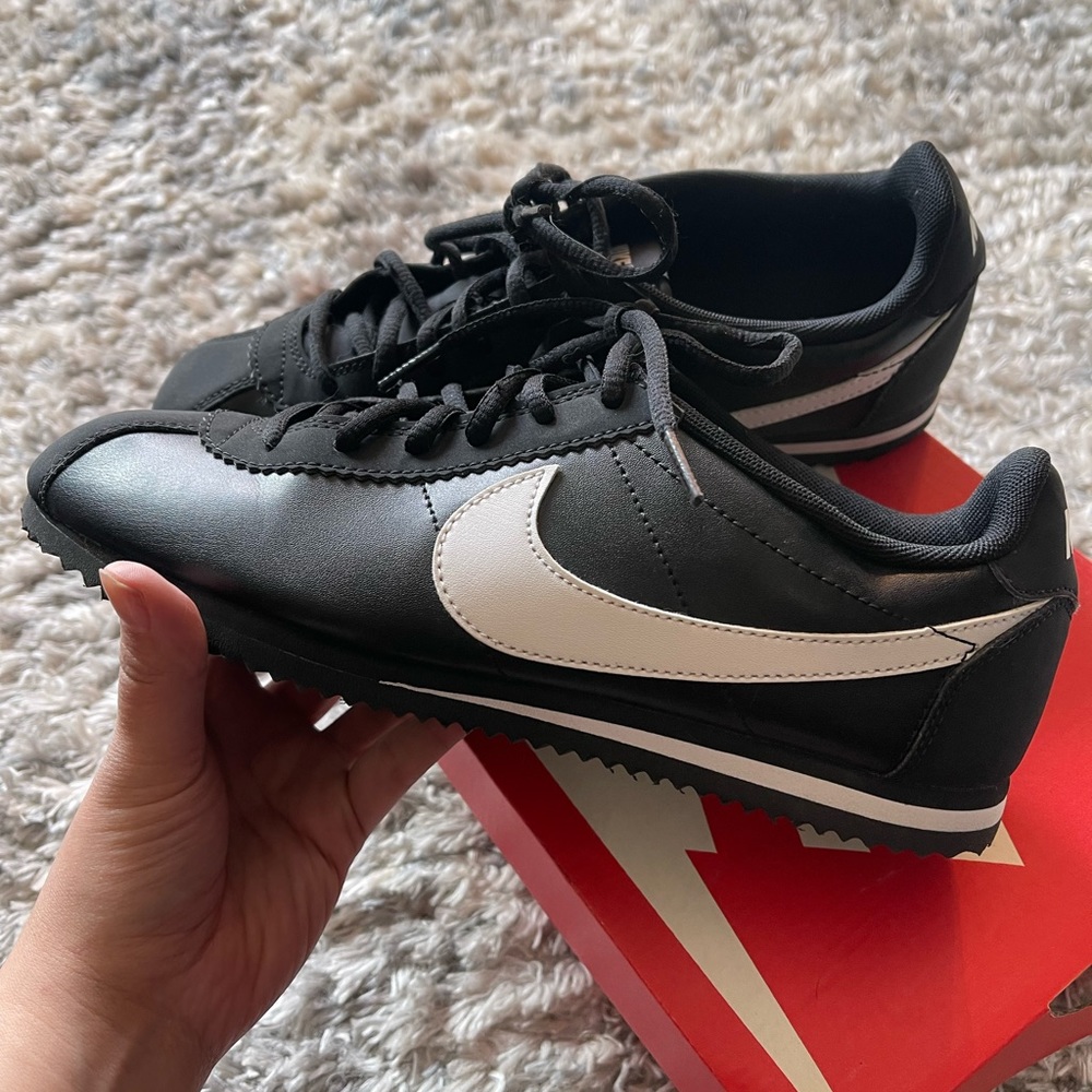 Kid’s Nike Cortez- Size 7Y (Women’s 7.5-8)